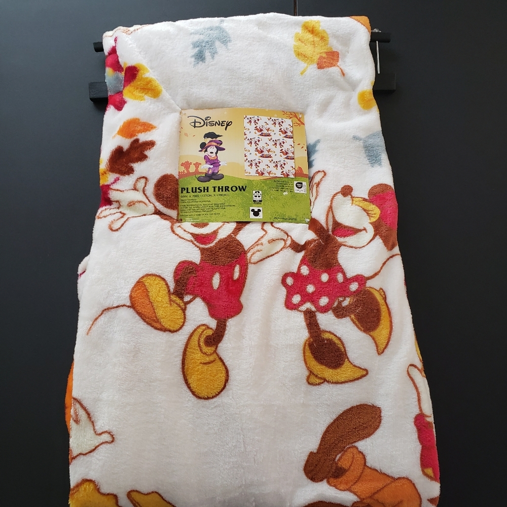 Disney Mickey & Minnie Mouse, Donald & Goofy Fall Autumn Throw Blanket 50x70